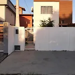 Edícula completa perto da praia.